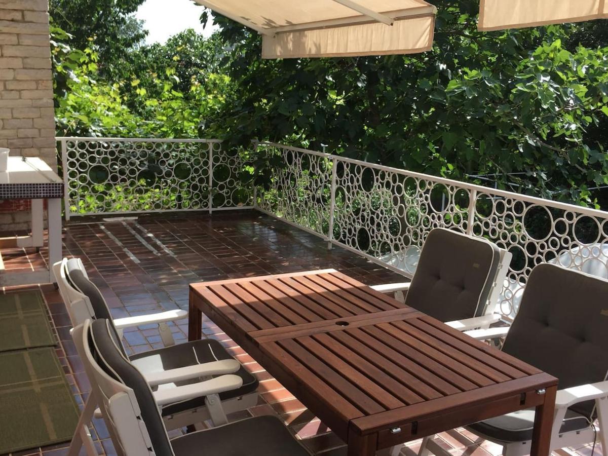 Domic ,Two Bedrooms Whit Large Terrace Njivice Exteriör bild